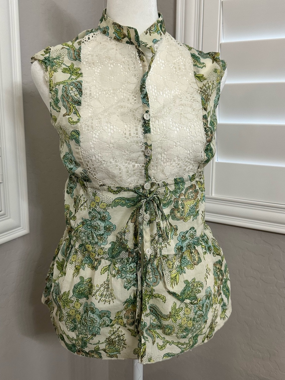 anchor blue Green Floral Lace-Front Tie-Waist Blouse